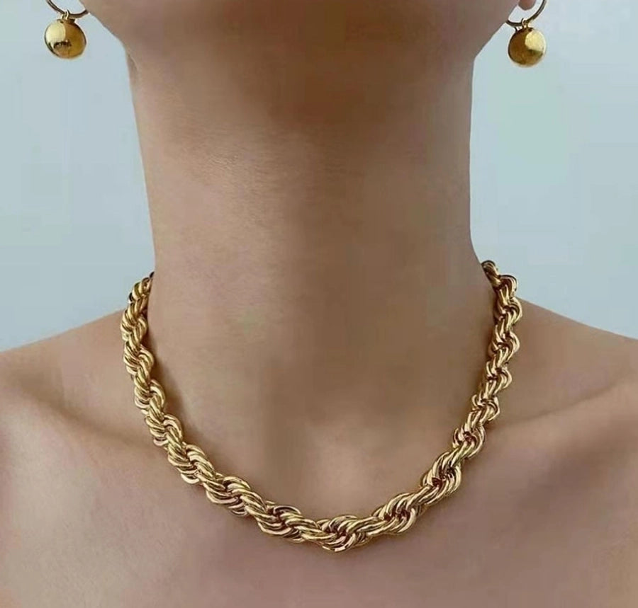 Exquisite 18K Gold Plated Shell Gold Necklace