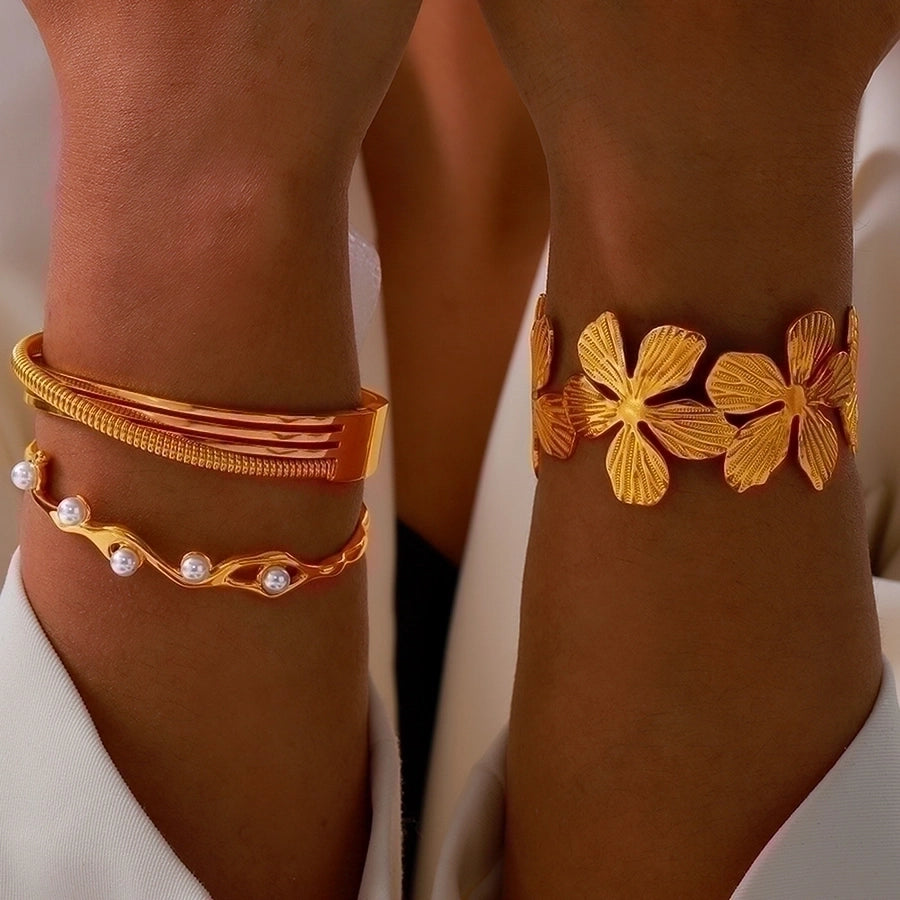 Aesthetic Flower Petal 18K Gold Plated  Bangle